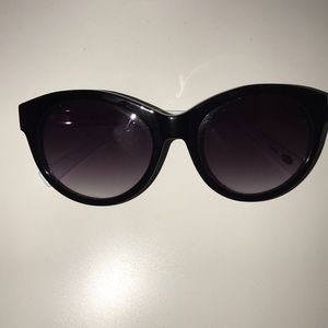 Cat eyed sunnies